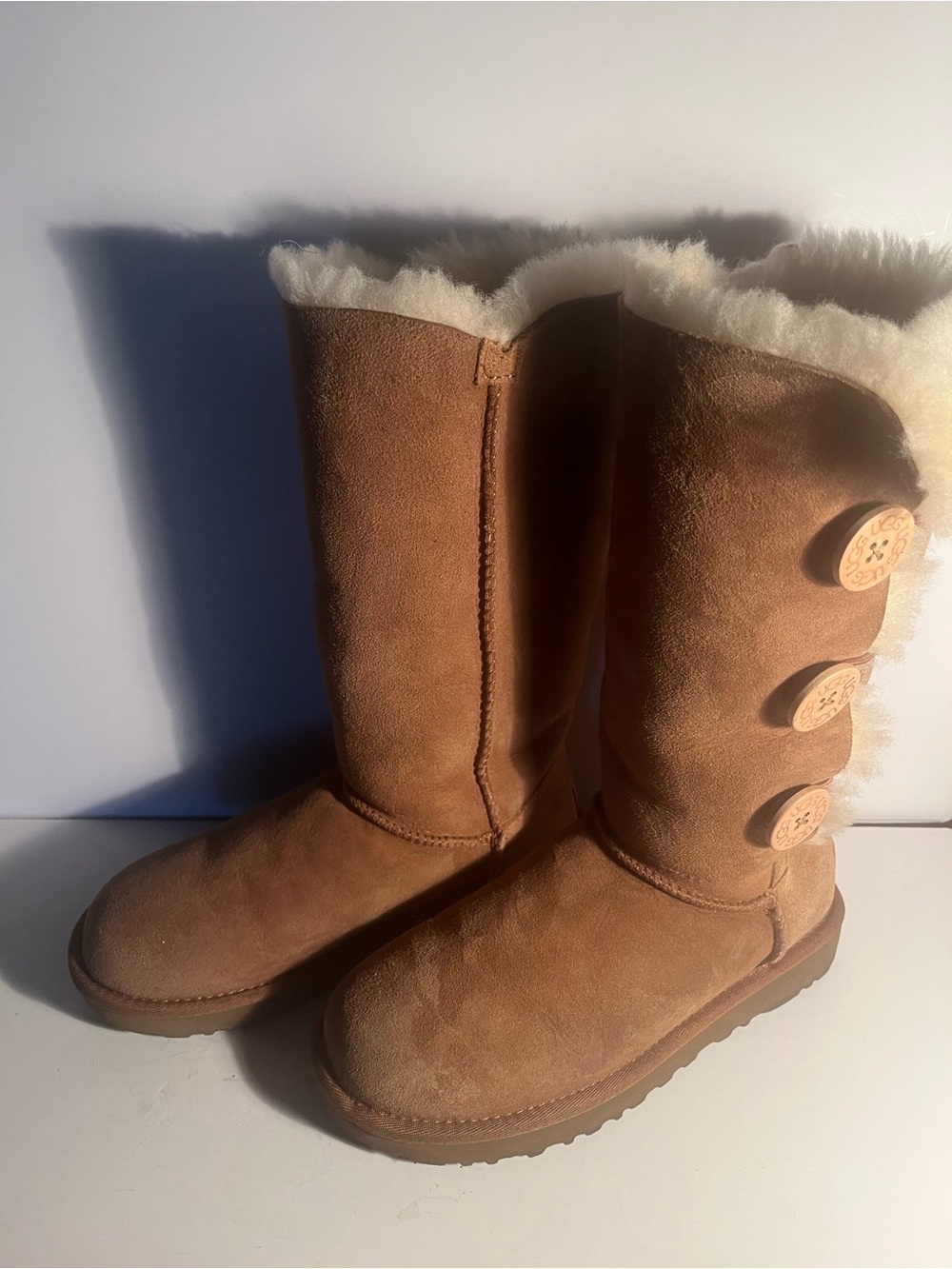 UGG  Suede Classic Boot - Size 6 🎩🎩